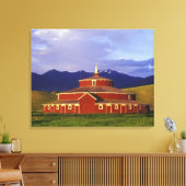 Historische ronde Barn op Twin Bridges Montana Canvas Afdruk (Insitu (Woonkamer))