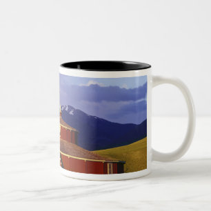 Historische ronde schuur bij Twin Bridges Montana Tweekleurige Koffiemok