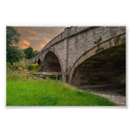 Historische St. Asaph-brug over de rivier Elwy Foto Afdruk