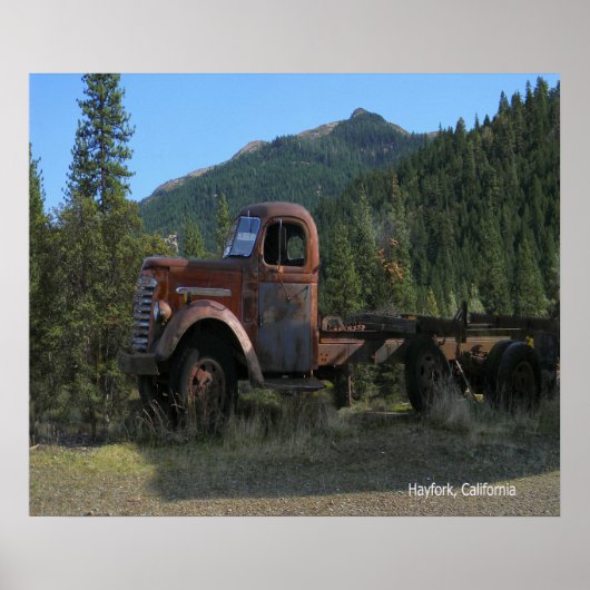 Historische vrachtwagen in de bergen... poster (Voorkant)