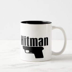 hitman met twee toonaangevende mok