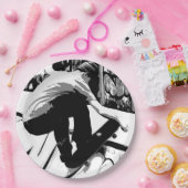 Hitting the Ramp - Skateboarder Papieren Bordje (Feest)