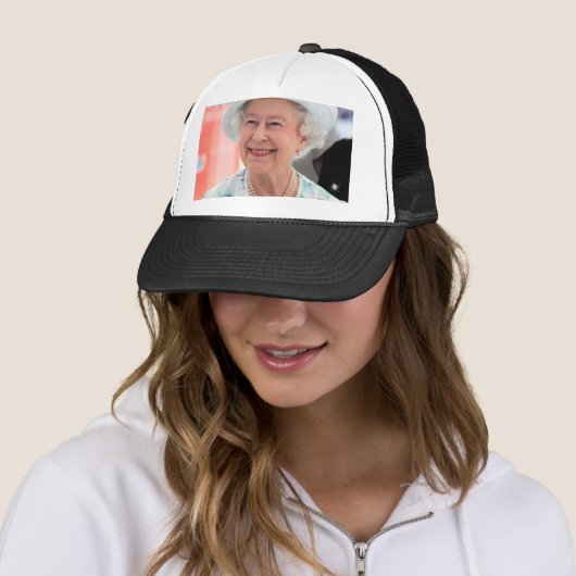 HM Queen Elizabeth II Abu Dhabi Professional Foto Trucker Pet (In situ)