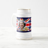 HM Queen Elizabeth II Diamond Jubilee Bierpul (Voorkant links)