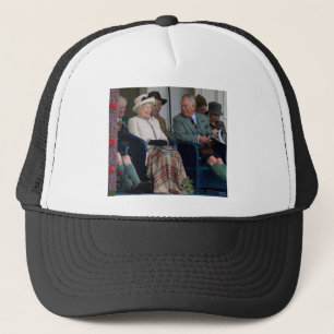 HM Queen Elizabeth II en HRH Prince Charles 2014 Trucker Pet