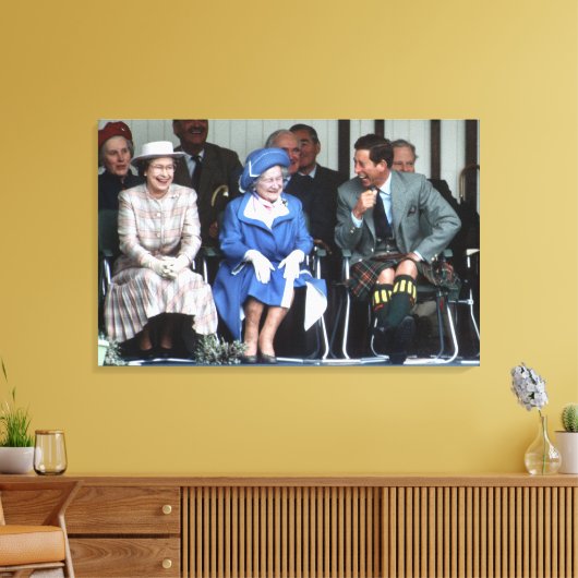 HM Queen Elizabeth, The Queen Moeder 1988 Canvas Afdruk (Insitu (Woonkamer))