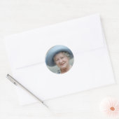 HM Queen Elizabeth, The Queen Moeder 1988 Ronde Sticker (Envelop)