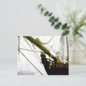 HMS Bounty Emerging uit het Mist Briefkaart (Staand voorkant)