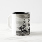 HMS Bounty Tweekleurige Koffiemok (Voorkant links)