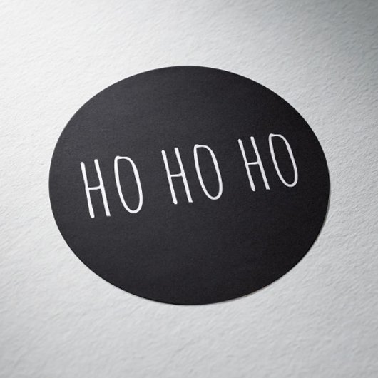 Ho Ho Ho Typografie | Zwarte Minimalistische Kerst Ronde Sticker