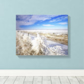 Hoarfrost bedekt tumbleweed en fenceline nabij canvas afdruk (Insitu (Houten vloer))