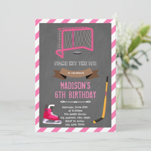 Hockey girl verjaardagsthema uitnodiging (Staand voorkant)