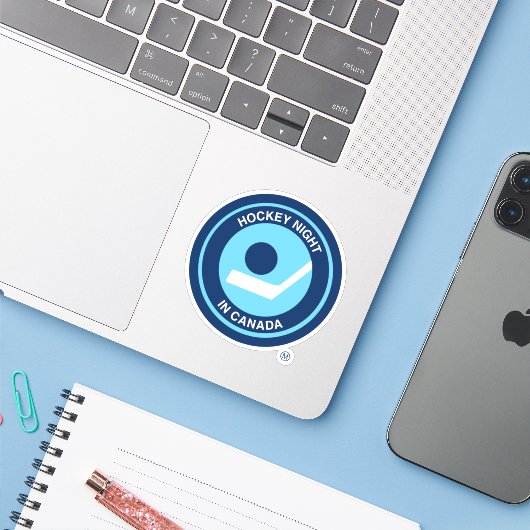Hockey Night Retro Sticker (Laptop met iPhone)