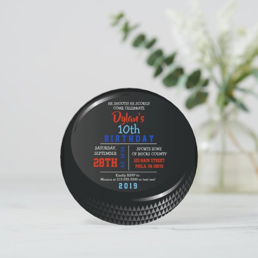 HOCKEY PUCK RONDE Uitnodiging voor verjaardagsfees (Staand voorkant)