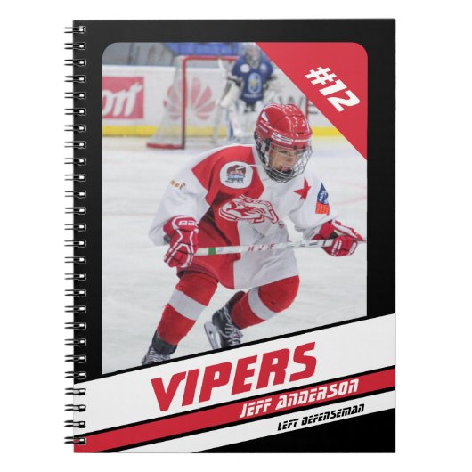 Hockey speler Keepsake op levendige rood zwart Notitieboek (Voorkant)