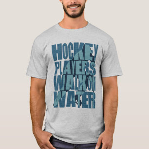 Hockey-spelers lopen op de rug van water af T-shir T-shirt