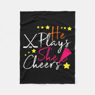 Hockeyliefhebber Hij Speelt Zij Speelt Cheerleader Fleece Deken