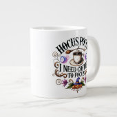 "Hocus Pocus I Need Coffee" Funny Witchy  Grote Koffiekop (Voorkant rechts)