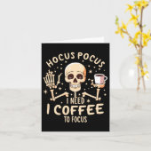 Hocus Pocus Ik heb koffie nodig om grappig skelet  Kaart (Gele Bloem)