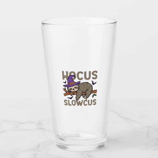 Hocus Slowcus Funny Halloween Sloth Classic T-Shir Glas (Voorkant)