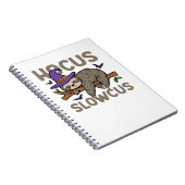 Hocus Slowcus Grappig Halloween Luiaard Classic T- Notitieboek (Rechterzijde)