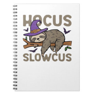 Hocus Slowcus Grappig Halloween Luiaard Classic T- Notitieboek