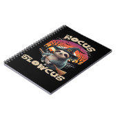 Hocus Slowcus Luiaard liefhebbers Halloween kostuu Notitieboek (Linkerzijde)