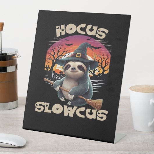 Hocus Slowcus Luiaard liefhebbers Halloween kostuu Reclamebord Met Voetstuk (Insitu)
