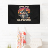Hocus Slowcus Luiaard liefhebbers Halloween kostuu Spandoek (Insitu)