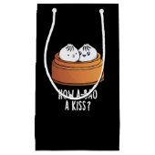 Hoe A-bao A Kiss Funny Dimsum Pun Dark BG Klein Cadeauzakje (Voorkant)