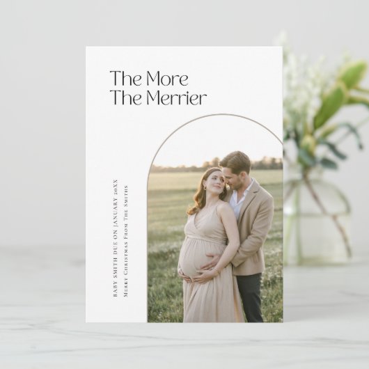 Hoe meer de Merrier Arch Kerstzwangerschap Aankondiging (Staand voorkant)