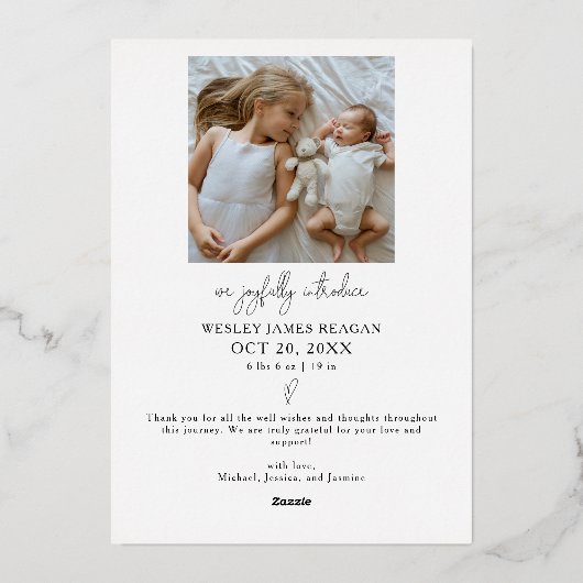 Hoe meer de Merrier Holiday Geboorteaankondiging Folie Uitnodiging (Achterkant)