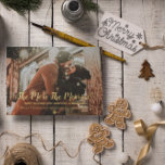 Hoe meer de zwangerschap van de Merrier Folie Feestdagenkaart<br><div class="desc">Hoe meer de vrolijker minimalistische foto van de kerstzwangerschap. Het malplaatje van de foto via Pixabay vergunning gegeven onder CC0 en moet met uw eigen foto worden vervangen</div>