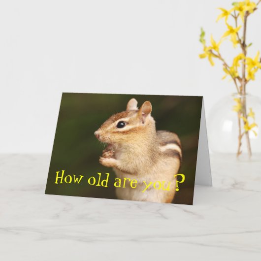 Hoe oud ben je? Chipmunk Verjaardag Kaart (Gele Bloem)
