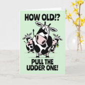 Hoe oud! Schattigee Cartoon Koeien Happy Birthday Kaart (Gele Bloem)