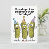 Hoe Pickles hun verjaardag vieren Grappig Feestdagenkaart (Staand voorkant)