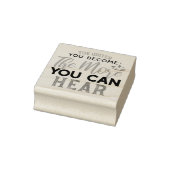 Hoe stiller je wordt, hoe meer je een citaat hoort rubberstempel (Stempel)