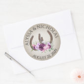 Hoefijzers en bloemen paarse bloemen rustiek ronde sticker (Envelop)