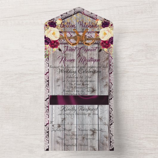 Hoefijzers, Lace en Wildbloemen Gettin' Hitched All In One Uitnodiging (Binnen)