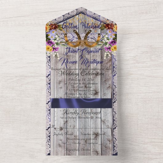 Hoefijzers & Lace Gettin' Hitched Wedding All In One Uitnodiging (Binnen)