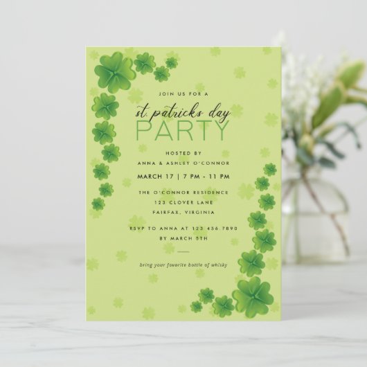 Hoek Shamrocks groene St. Patrick's Day Kaart (Staand voorkant)