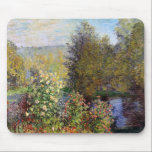Hoek van de tuin in Montgeron - Claude Monet - Muismat<br><div class="desc">Het show is je stijl en je verfijning met deze reproductie van een mooi kunststuk getiteld "Corner of the Garden at Montgeron" van Claude Monet. Het landschap van een tuin met een stroom en bomen. Geschilderd ongeveer 1876.</div>