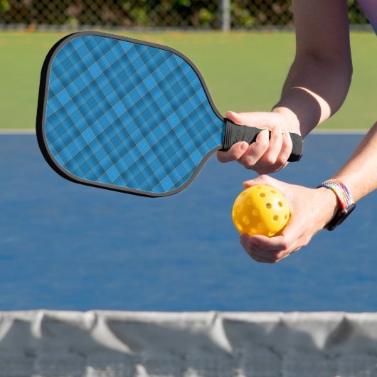 Hoekig blauw geruite patroon pickleball paddle (Insitu)