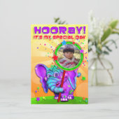 Hoera! Birthday nodigt u uit met "The GiggleBellie Kaart (Staand voorkant)