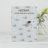 Hoera, je bent klaar met school Funny Fish Afstude Feestdagenkaart (Staand voorkant)