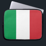 hoes voor laptop met Italiaanse vlag<br><div class="desc">Voeg een vleugje Italiaans elegantie toe aan je tech-accessoires met onze exclusieve laptophoes met de vlag van Italië! Dit sleeve, dat met veel aandacht voor details wordt gemaakt, is meer dan alleen functioneel: het is een eerbetoon aan het Italiaanse erfgoed en de nationale trots. Het gedurfde ontwerp toont met trots...</div>