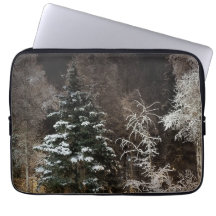 Hoesje van de Peaceful Snowy Woodland