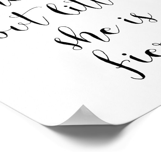 Hoewel ze maar klein is, is ze hevig poster (Hoek)