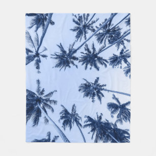 Hoge palmbomen, heldere blauwe lucht. fleece deken