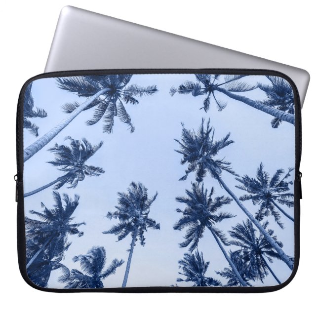 Hoge palmbomen, heldere blauwe lucht. laptop sleeve (Voorkant)